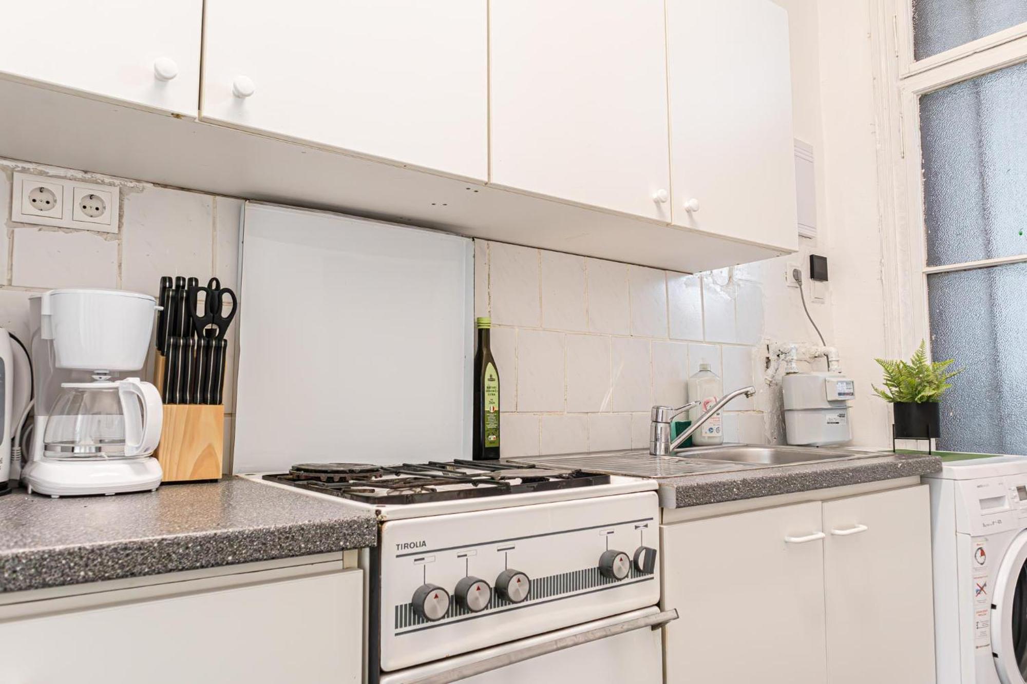 Apartment Past Meets Present - 1br Near Westbahnhof Wien